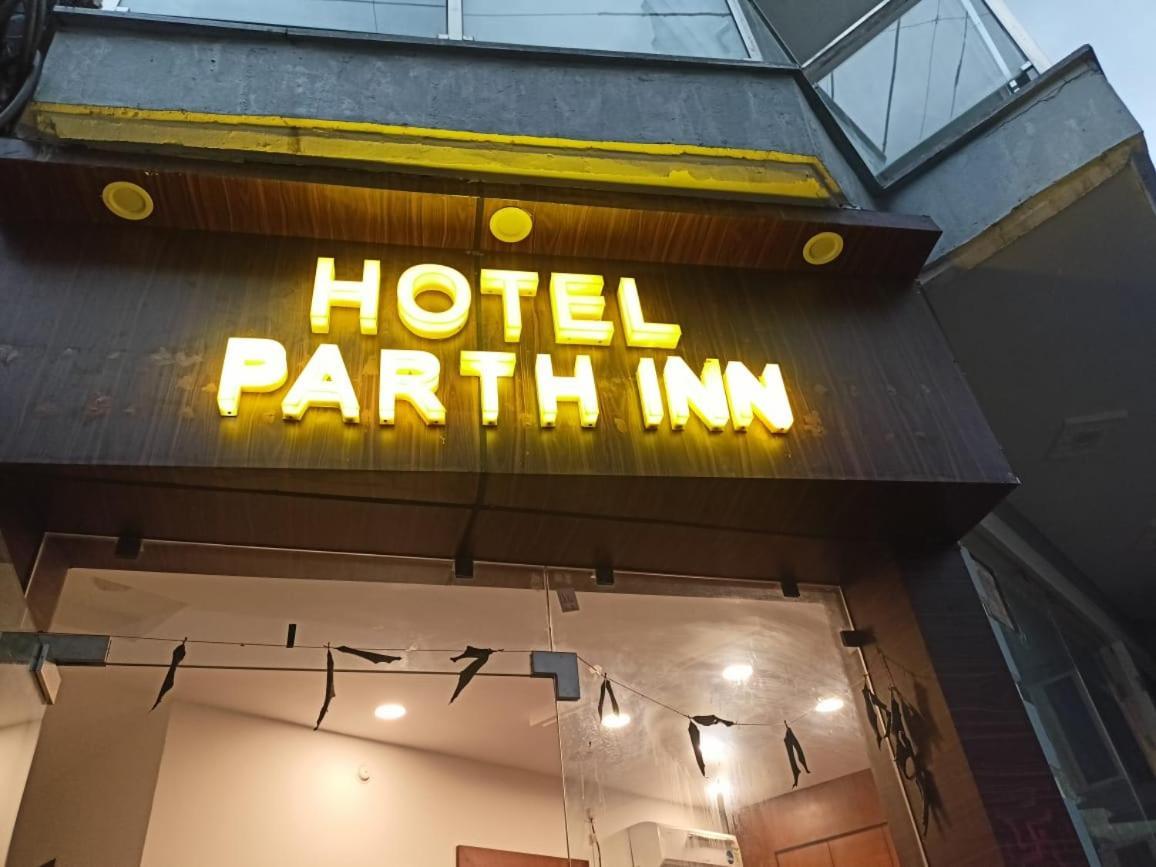 Hotel Parth Inn Rishīkesh Exteriör bild