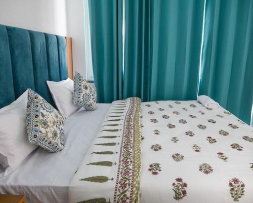 Hotel Parth Inn Rishīkesh Exteriör bild