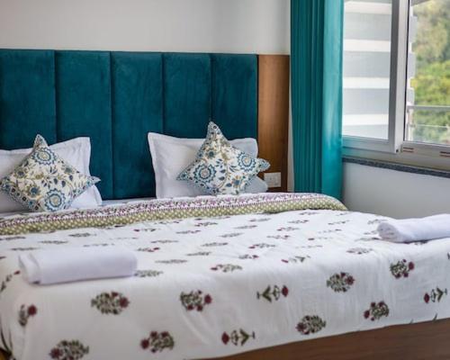 Hotel Parth Inn Rishīkesh Exteriör bild