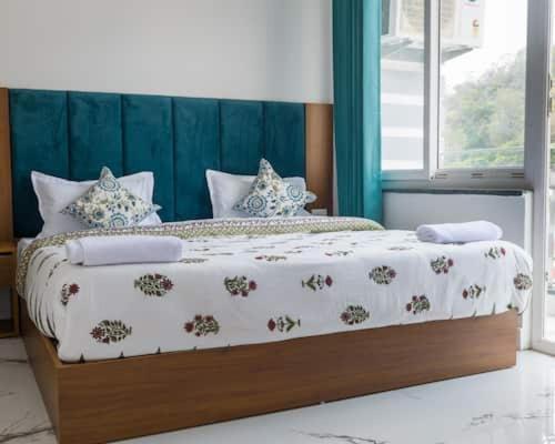 Hotel Parth Inn Rishīkesh Exteriör bild